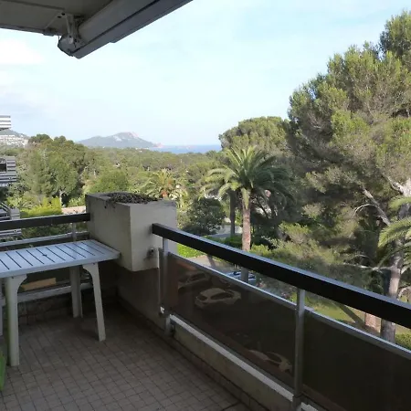 Апартаменти D'une A Raphael Avec Magnifique Vue Sur La Mer Piscine Partagee Et Jardin Clos A 300 M De La Plage